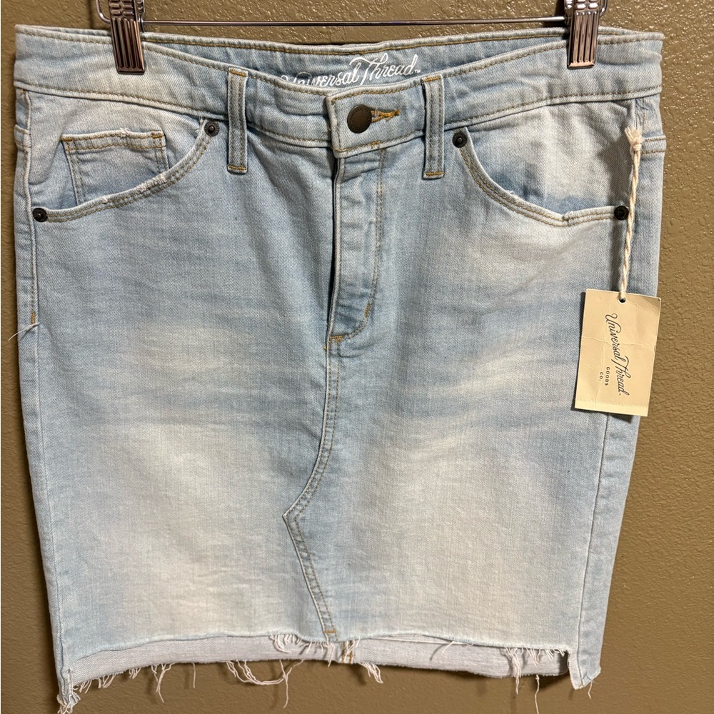 NWT Light Wash Denim Mini Skirt From The Brand Universal Thread Sz 10